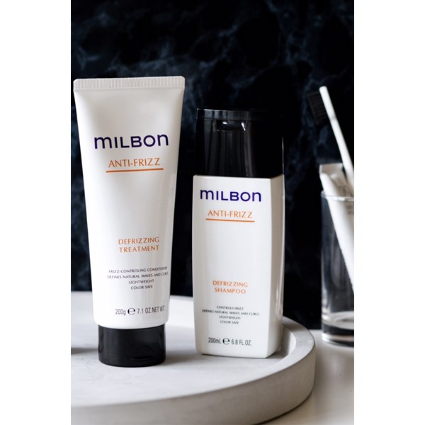 Anti Frizz Defrizzing Shampoo